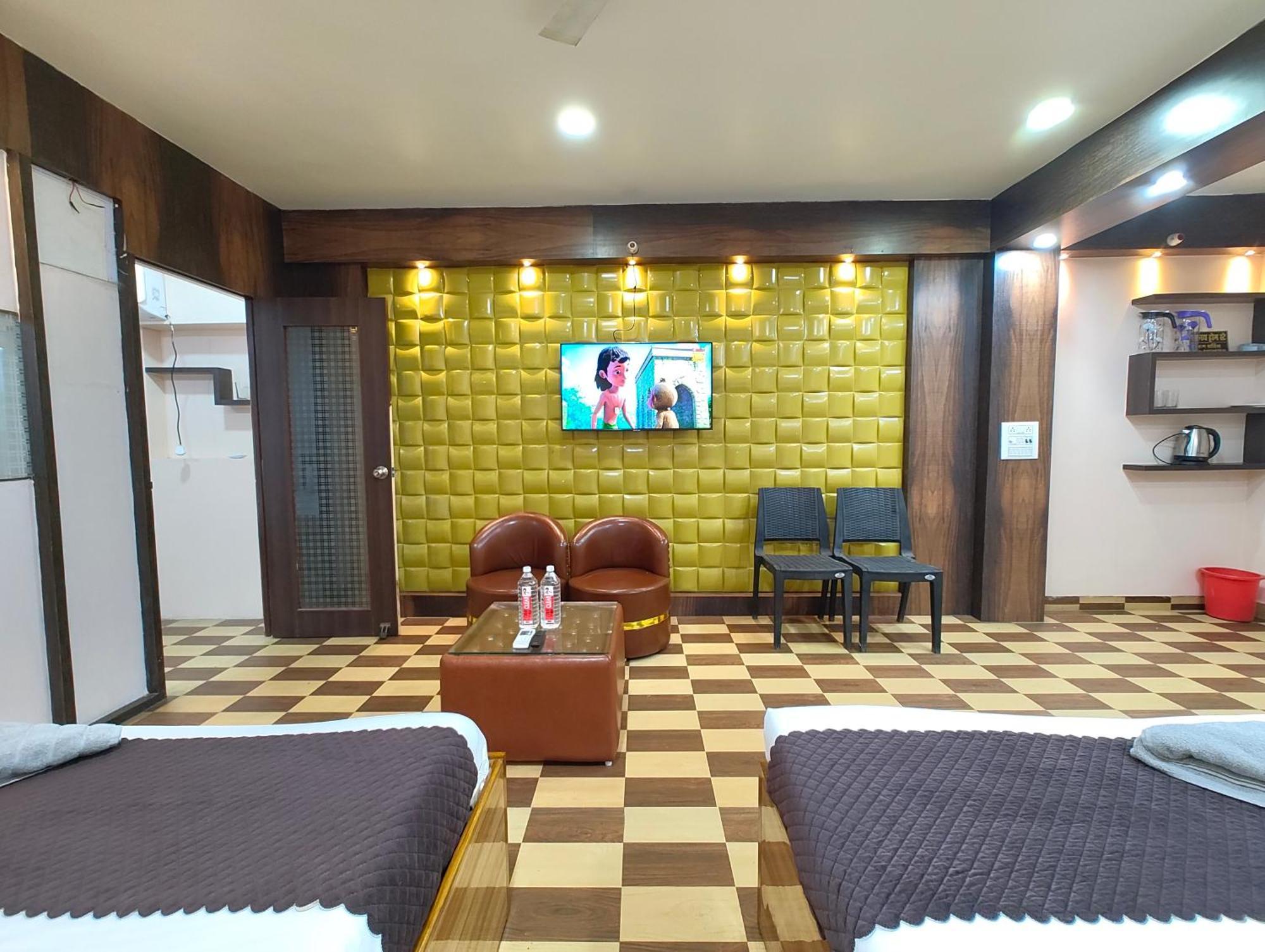 Akay Sigra ! - Providing Air Conditioned And Well Decorated With Wifi Facility 3*