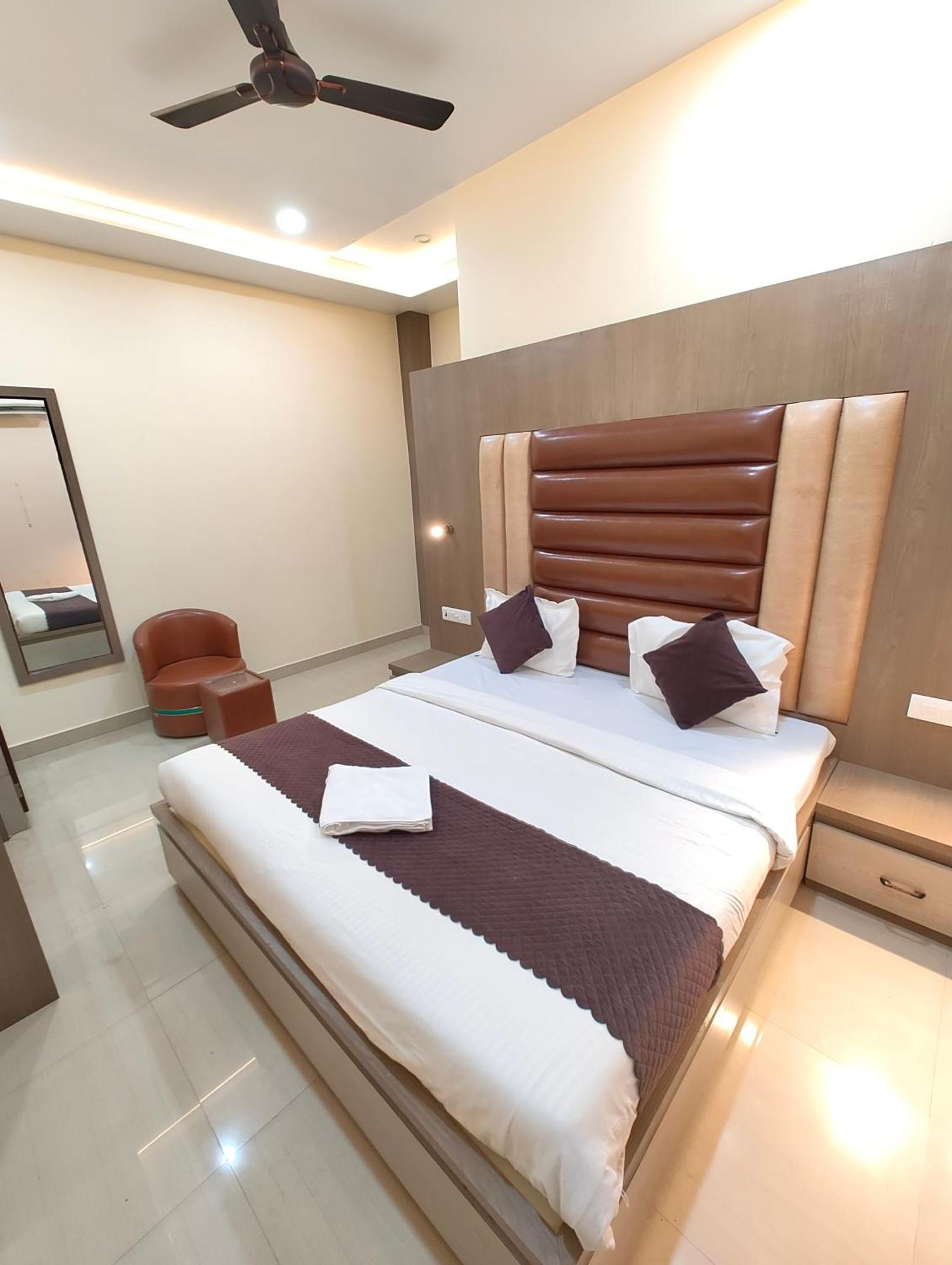 Akay Sigra ! - Providing Air Conditioned And Well Decorated With Wifi Facility